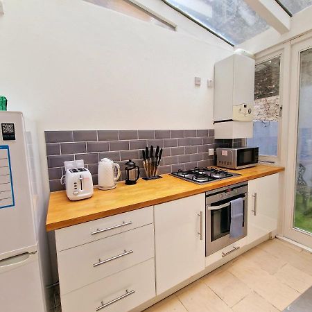 Beautiful Hyde Park Flat By Lancaster Gate Station With Private Back Patio Apartment London Exterior photo